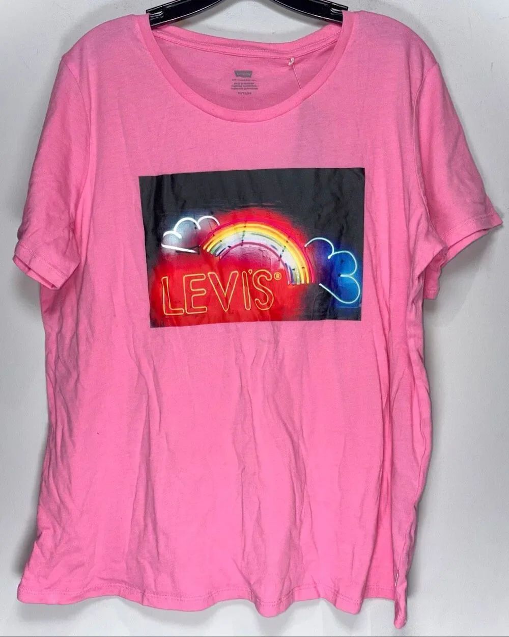 Levi’s pink rainbow tee size 1x